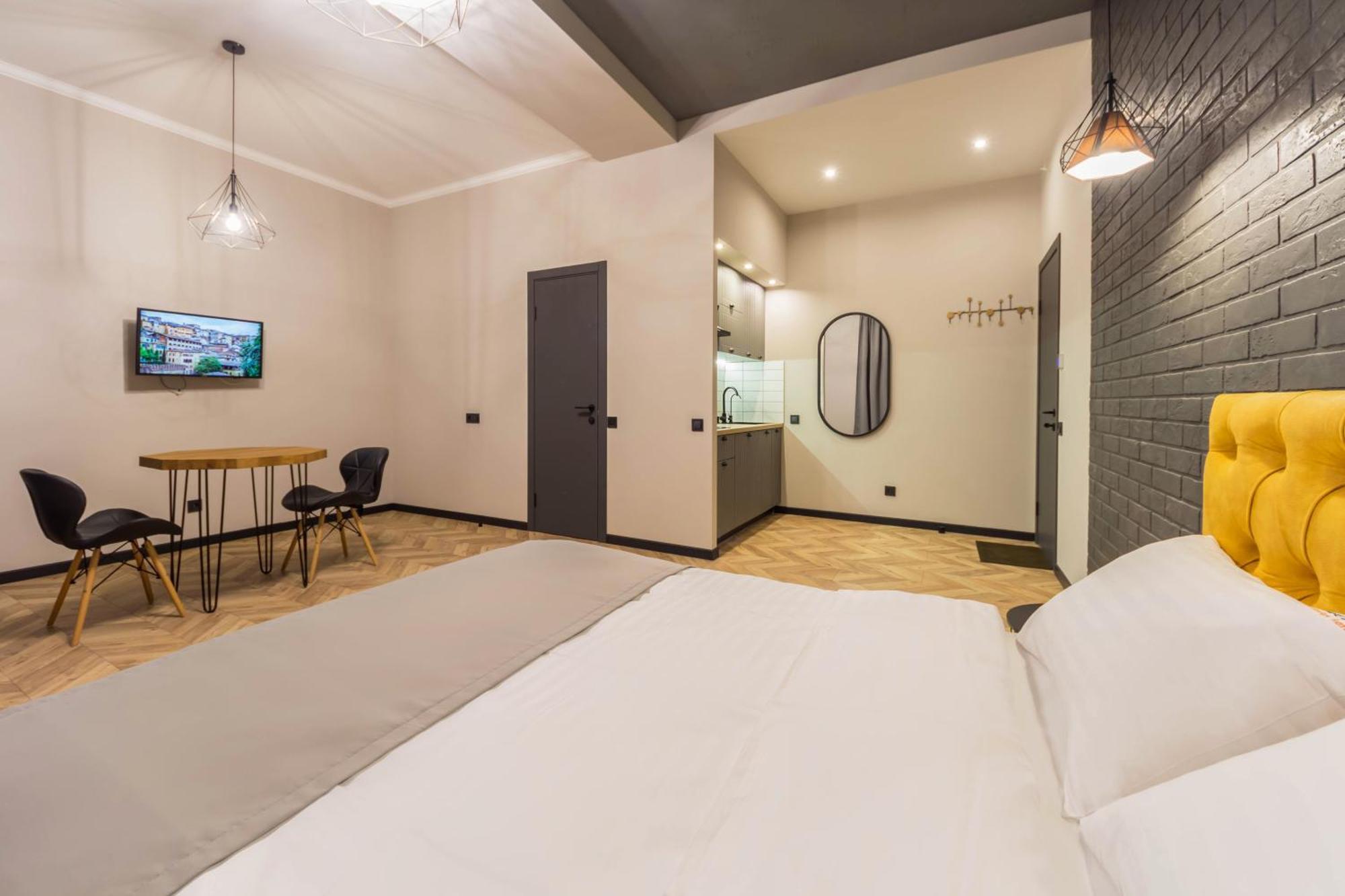 Self Check-In Apartments Maidan Area 키예프 외부 사진